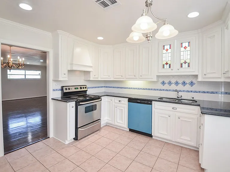 3914 Daphne St — Photo 8