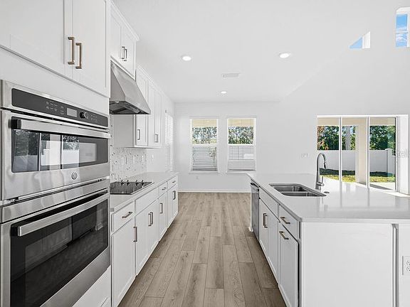 3rd image of 2120 Babbling Brook Blvd