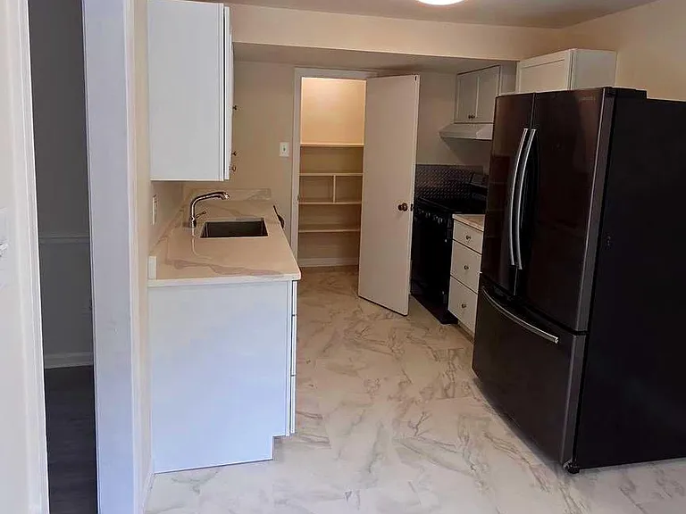 8106 Lakepark Dr — Photo 4