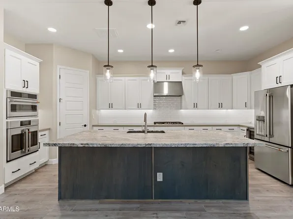 21248 W HILLCREST Boulevard, Buckeye, AZ 85396