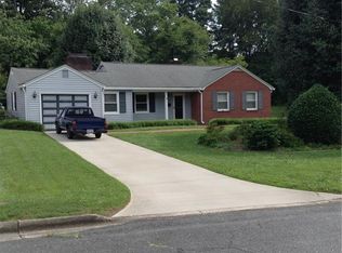 223 Fairview Ave, Mount Airy, NC 27030