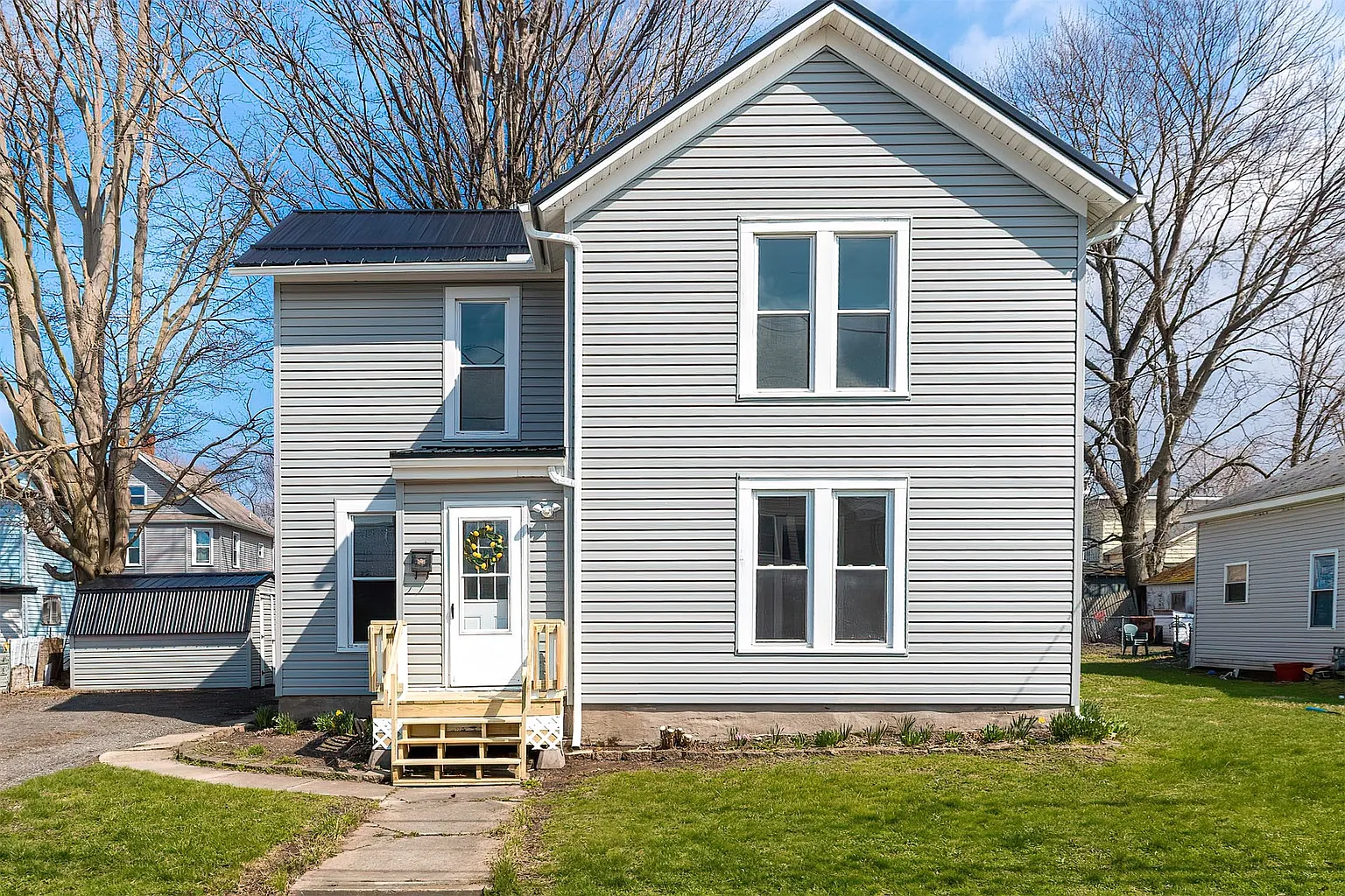 8 Colfax St photo 1