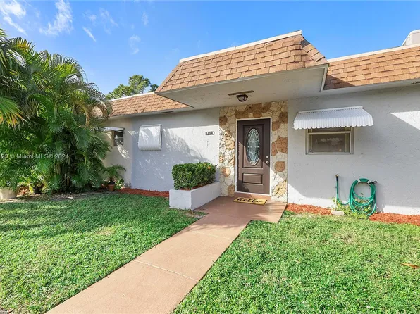 419 SW Natura Ave APT B, Deerfield Beach, FL 33441