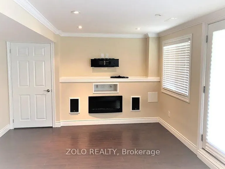 33 Styles Cres — Photo 7