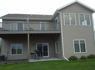 211 Bluffs Ridge Ct, Duluth, MN 55811