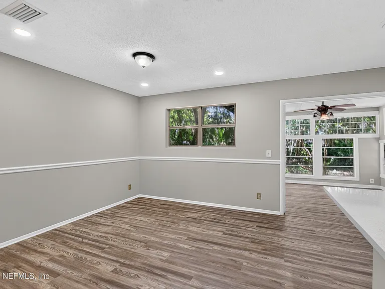 417 S Pine Ave — Photo 11