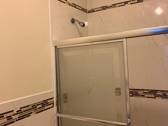 4th image of 17521 Lauren Ct