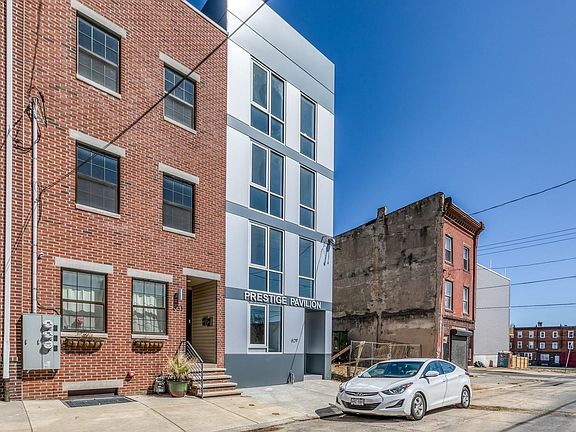 4th image of 643 W Oxford St APT 3