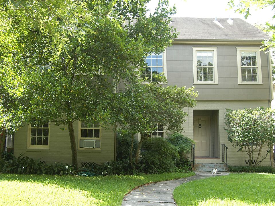 Front Elevation  (located on South side of Banks Street)