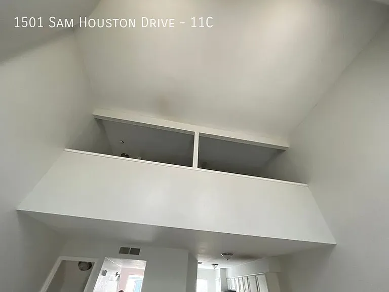 1501 Sam Houston Dr — Photo 23