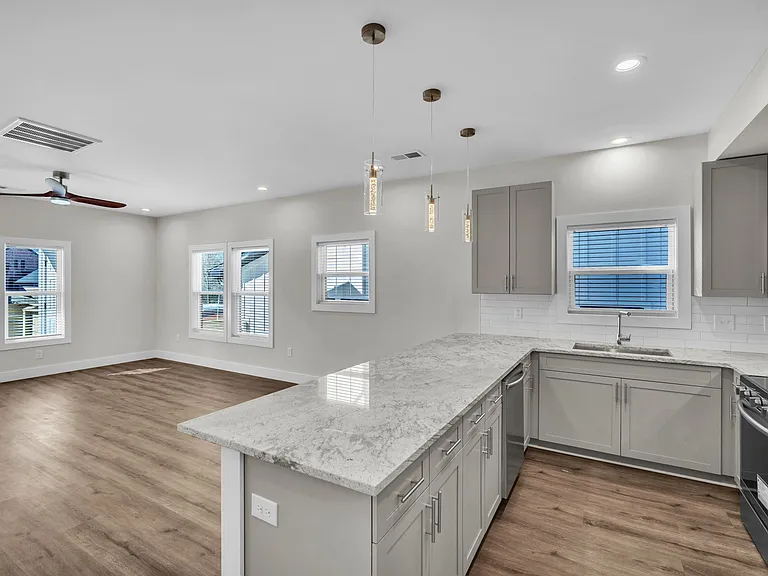 323 Wilkins St #B — Photo 2