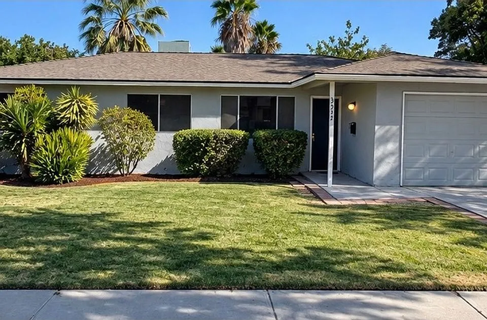 3272 Loughborough Dr