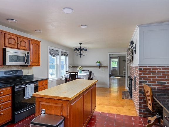 5th image of 270 Ball Hill Rd