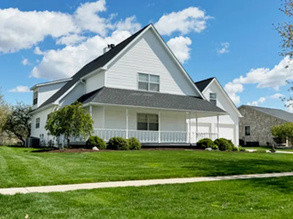 2504 Lakewood Dr, Champaign, IL 61822