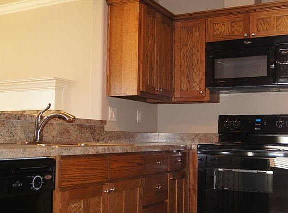 5th image of 807 S Kiowa St Unit B