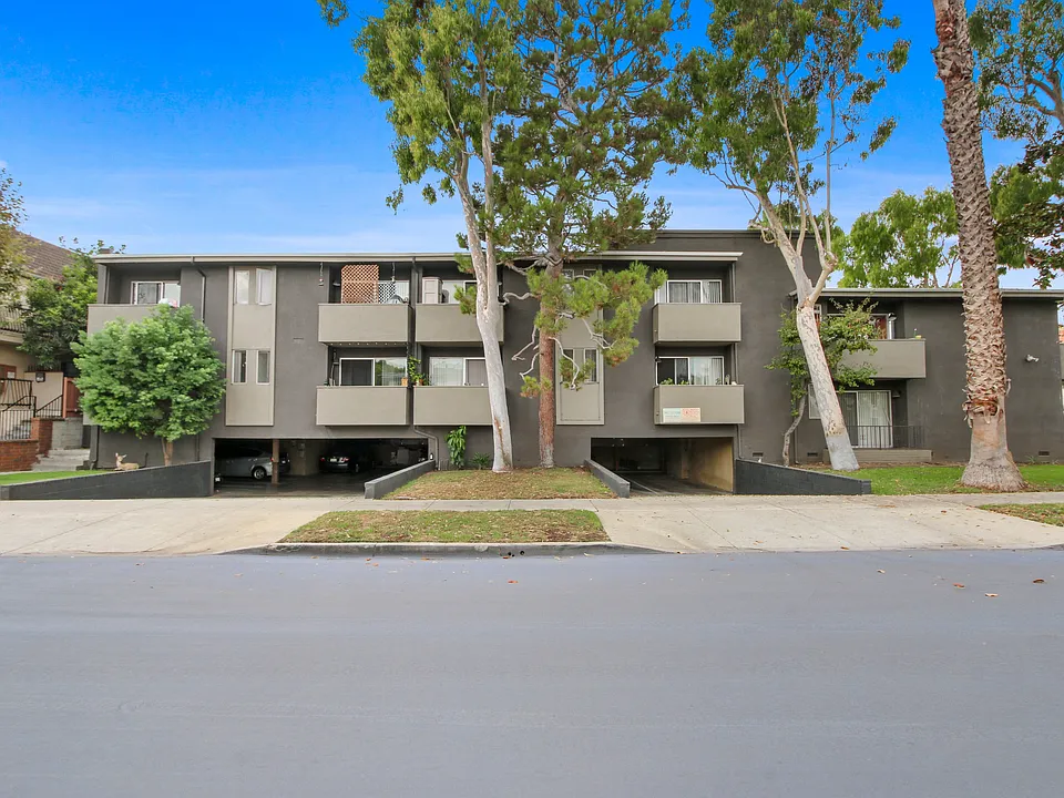 10310 Regent St