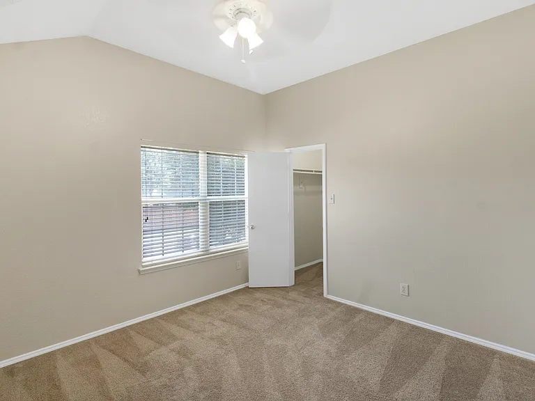 2 Watergrove Ct — Photo 25