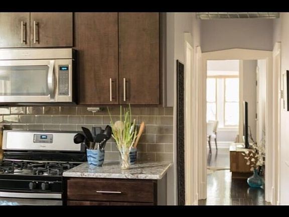 3rd image of 3309 N Avers Ave #2