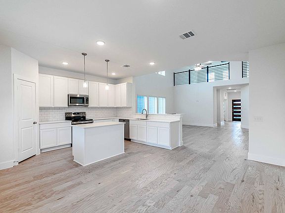7th image of this home