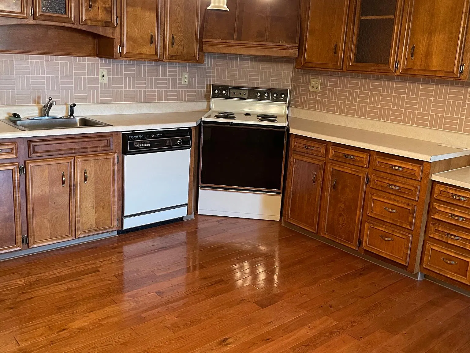 7282 Shawnee Rd — Photo 2