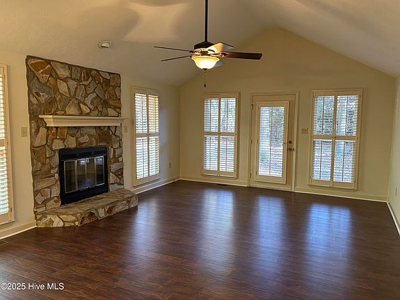 5th image of 105 Merion Cir