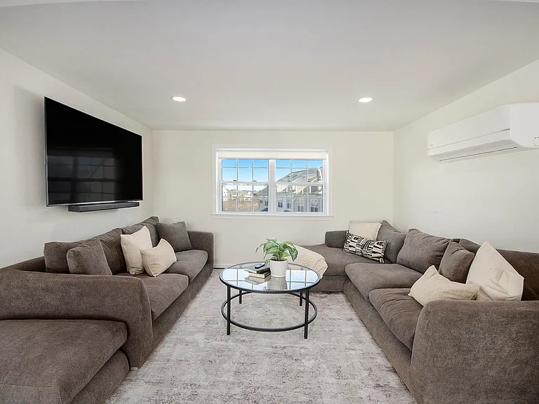 2822 Purley Ave — Photo 36