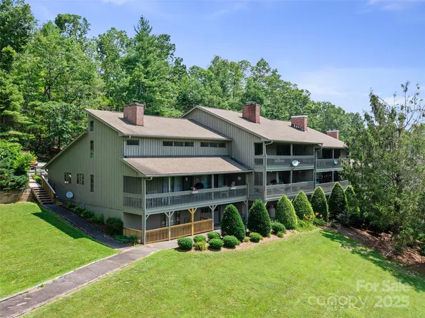 439 Fairway Ln, Spruce Pine, NC 28777