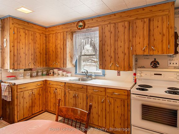 4th image of 874 Cedar Point Rd