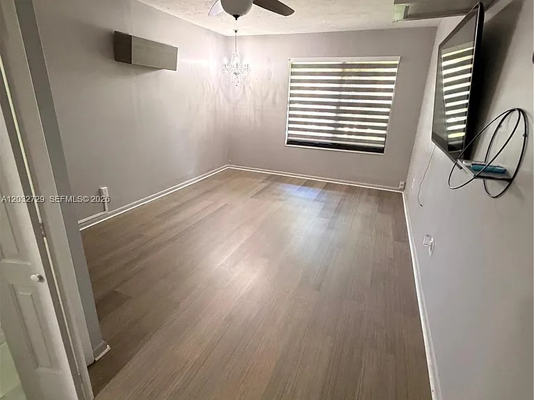 20451 NE 10th Pl — Photo 31