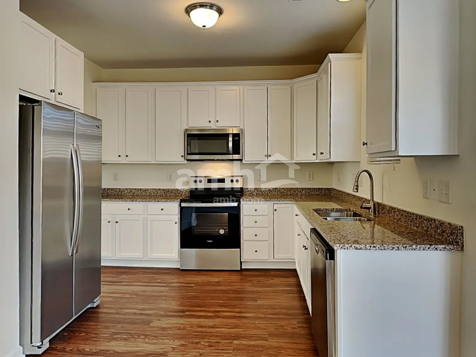 4 bed, 2.5 bath, 2376 sqft, $2,140 — Photo 3