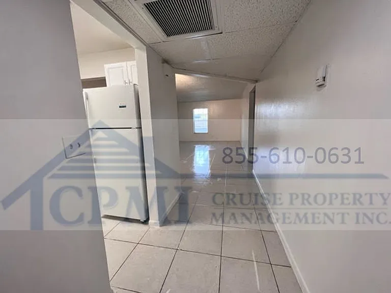 Colonial Village - 7550 Stirling Rd — Photo 31