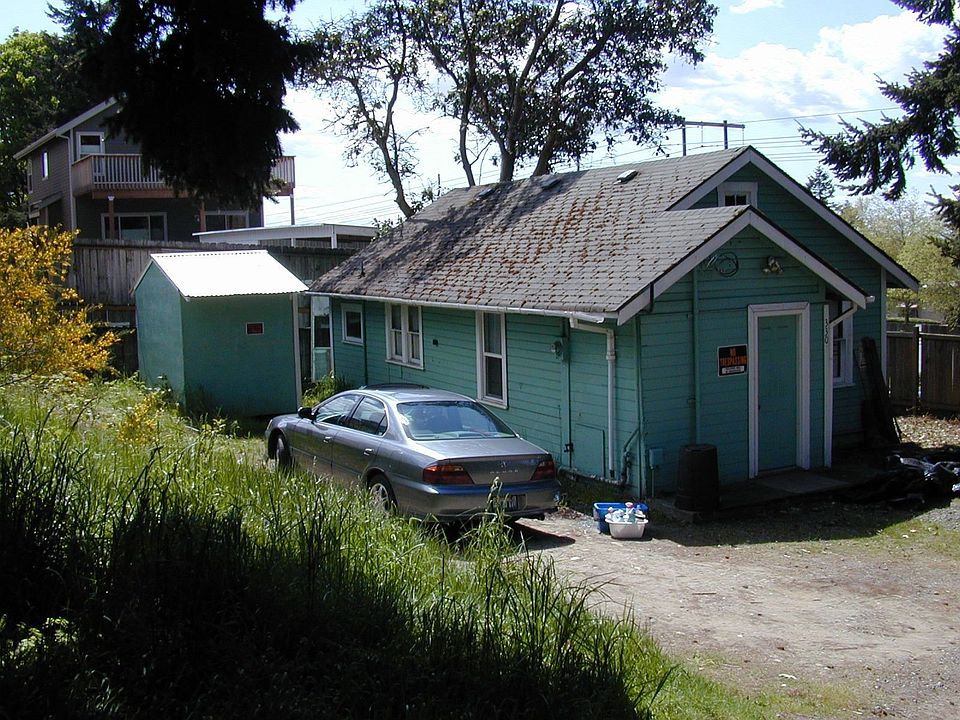 2nd image of 3309 NE Sunset Blvd
