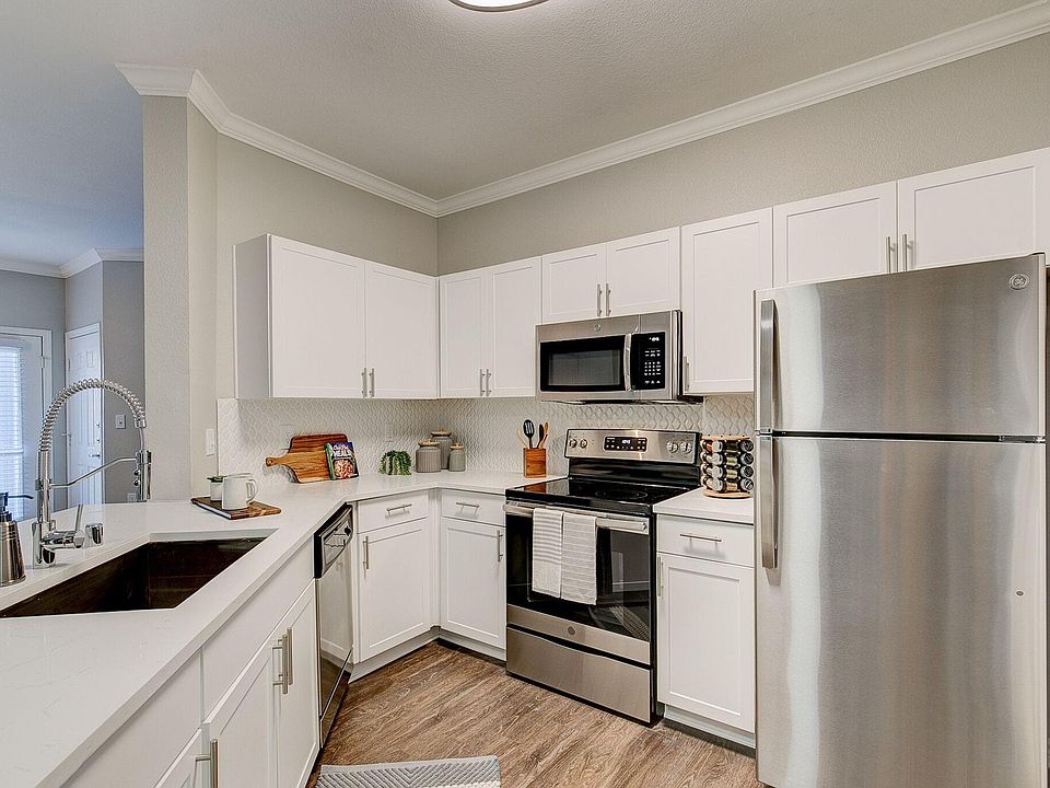 Eleven11 Lexington at Flower Mound Apartment Rentals Flower Mound, TX