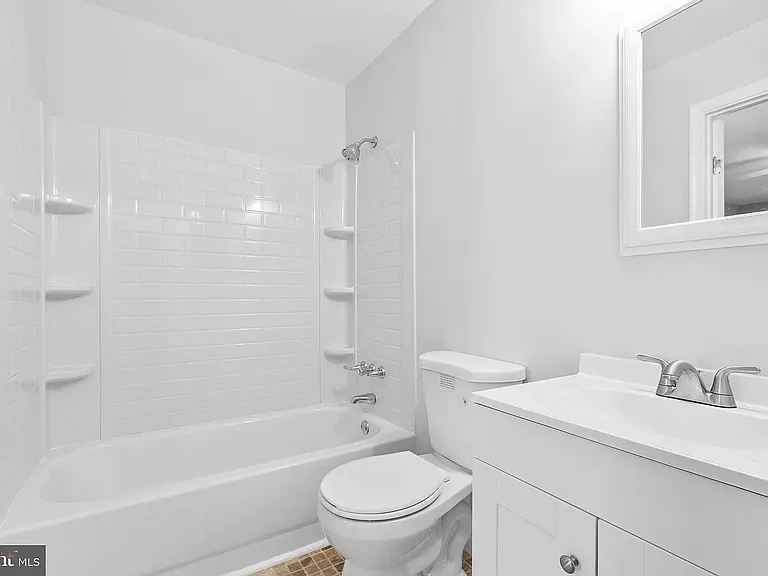 415 Hamilton St — Photo 7