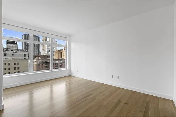 Rented by R New York | media 75