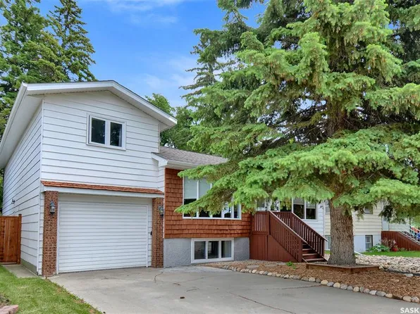 510 R AVENUE N, Saskatoon, SK S7L 2Z2