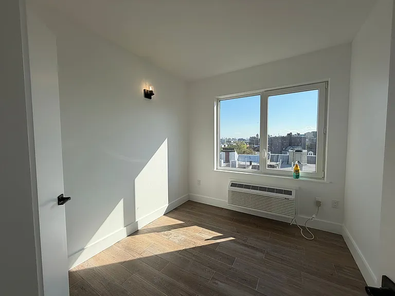 354 E 194th St #7B — Photo 6