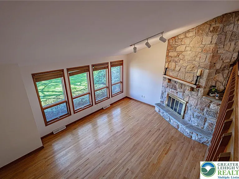 3705 Vale View Dr S — Photo 12