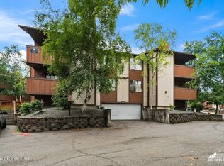 7242 Foxridge Cir APT C, Anchorage, AK 99518