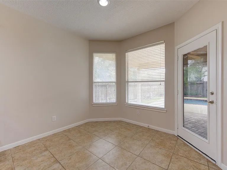 1903 Hampton Lakes Ct — Photo 11