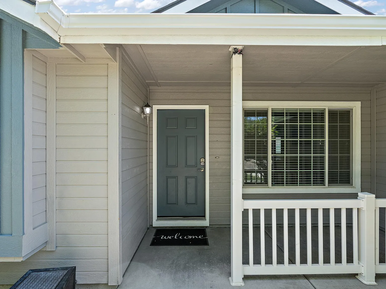 3928 N Weston Ave — Photo 2