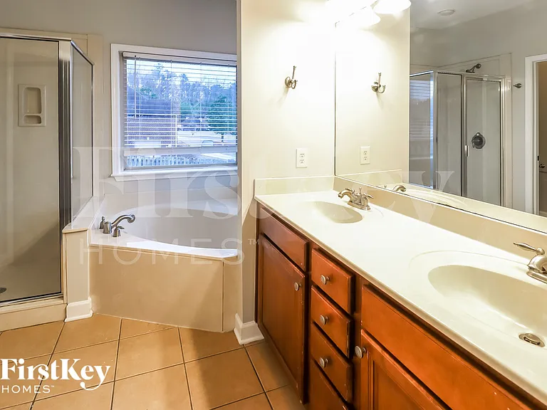 5830 Heritage Park Dr — Photo 11