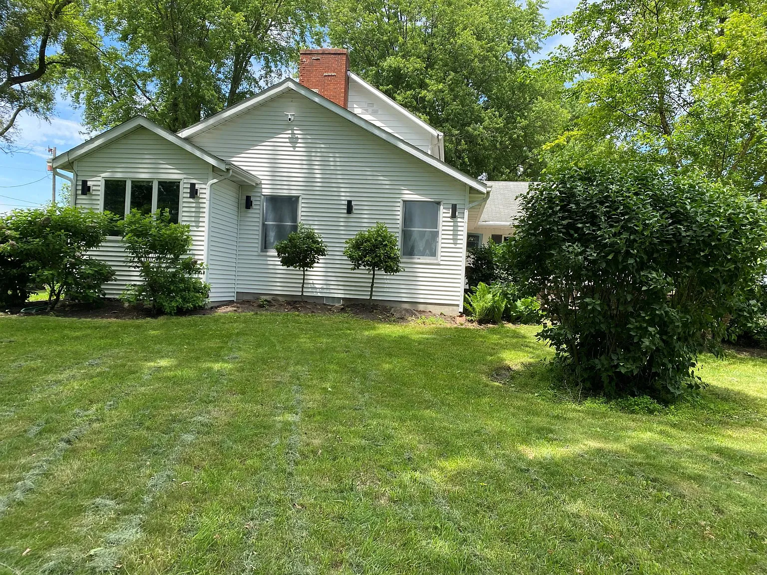 4 bed, 3504 sqft, $3,500 — Photo 3