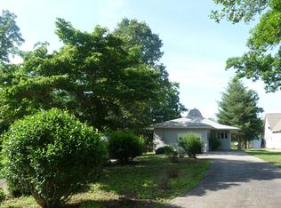 8649 Cherokee Trl, Crossville, TN 38572