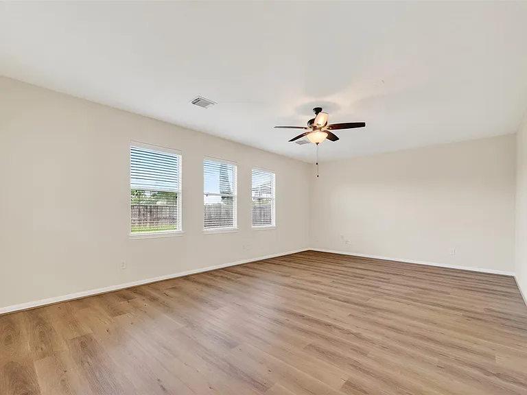 16119 Gavin Ln — Photo 17