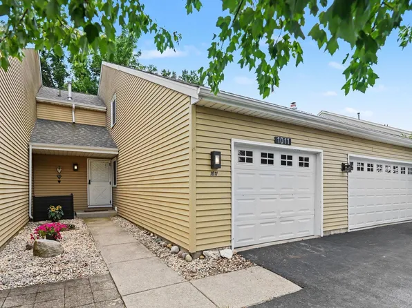 1011 Wheatstone Dr, Mishawaka, IN 46544