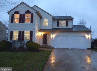 8 Teaberry Ln, Delran, NJ 08075