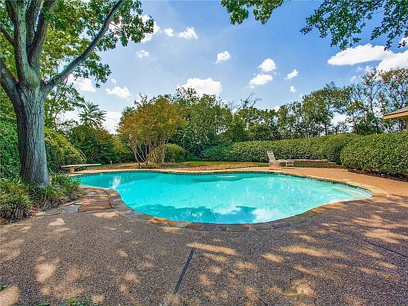 2nd image of 2021 Goliad Dr