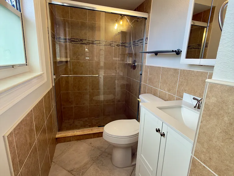 1033 Hermosa Dr — Photo 13