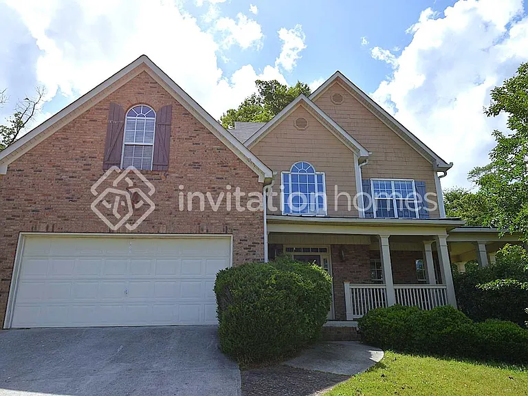 6000 W Rosie Ln SE — Photo 1